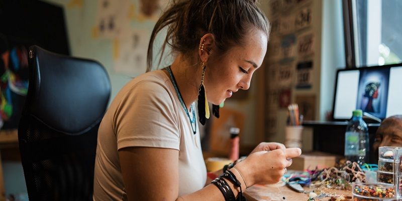 Ideas para ganar dinero extra más allá de tu principal trabajo
